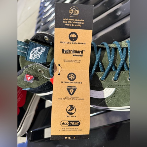 VANS Sk8-Hi MTE-2 Sneaker/Boots Black/green. Great for apres ski or riding. - Picture 9 of 9